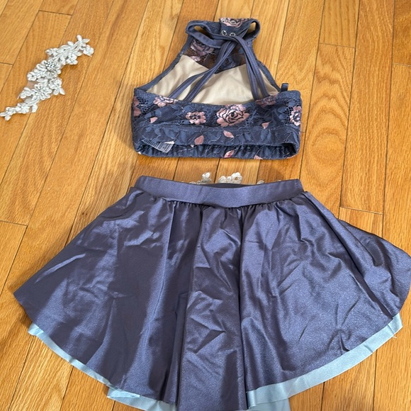 WEISSMAN DANCE COSTUME SIZE SMALL CHILDRENS - Picture 2 of 6